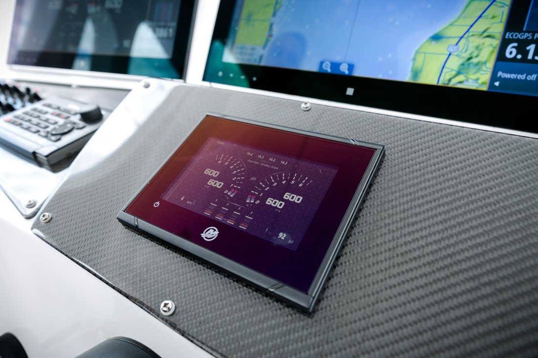 Mercury Vesselview instrumentpanel.